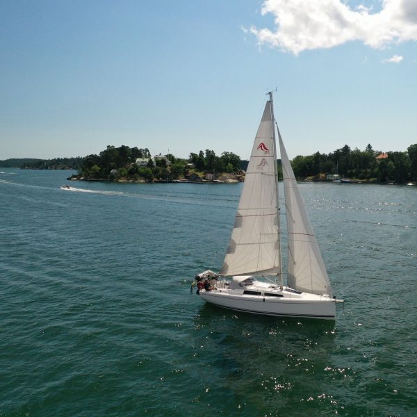Hanse 315 seglar